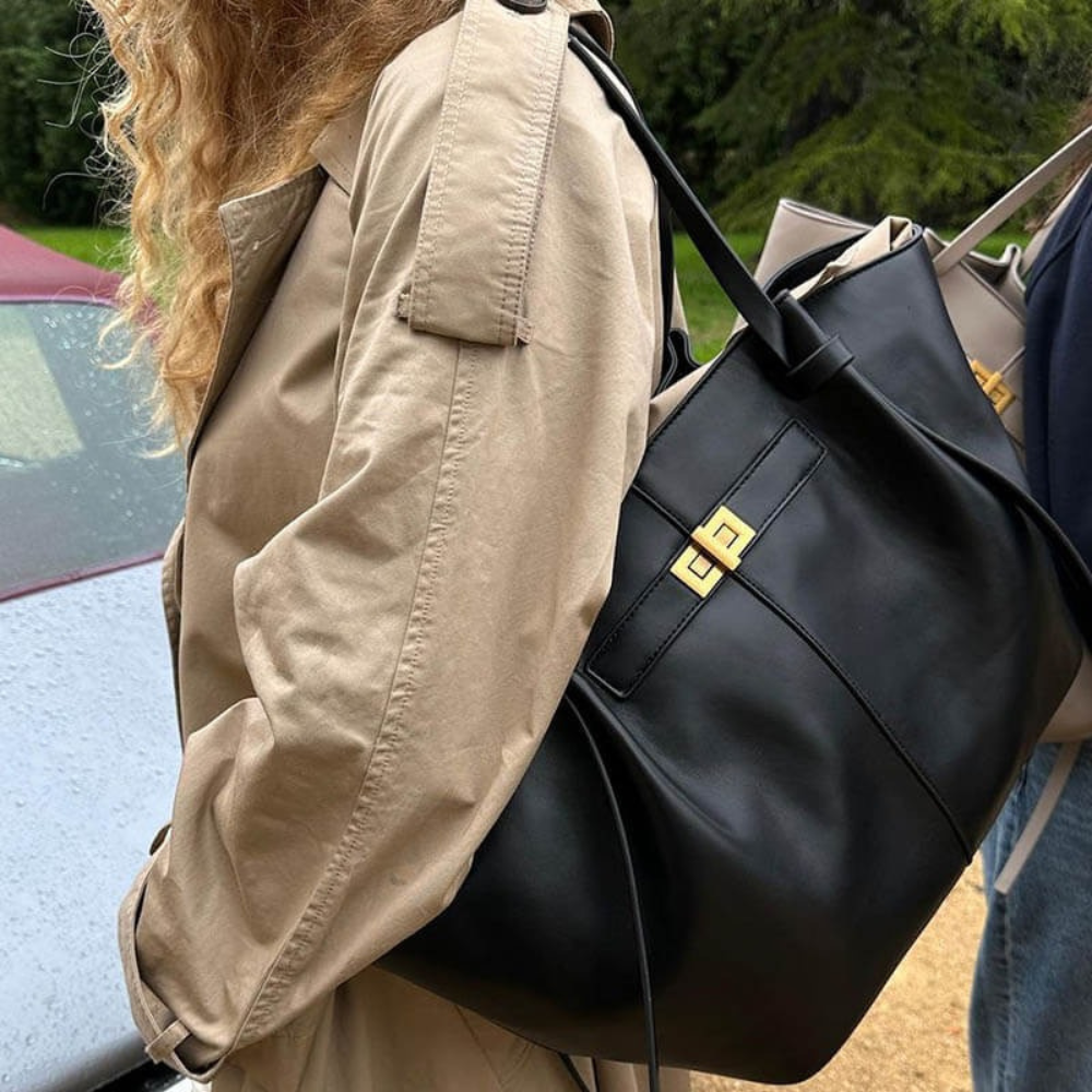 SERENA BOLSO SHOPPER ESTRUCTURADO CON DETALLE METÁLICO