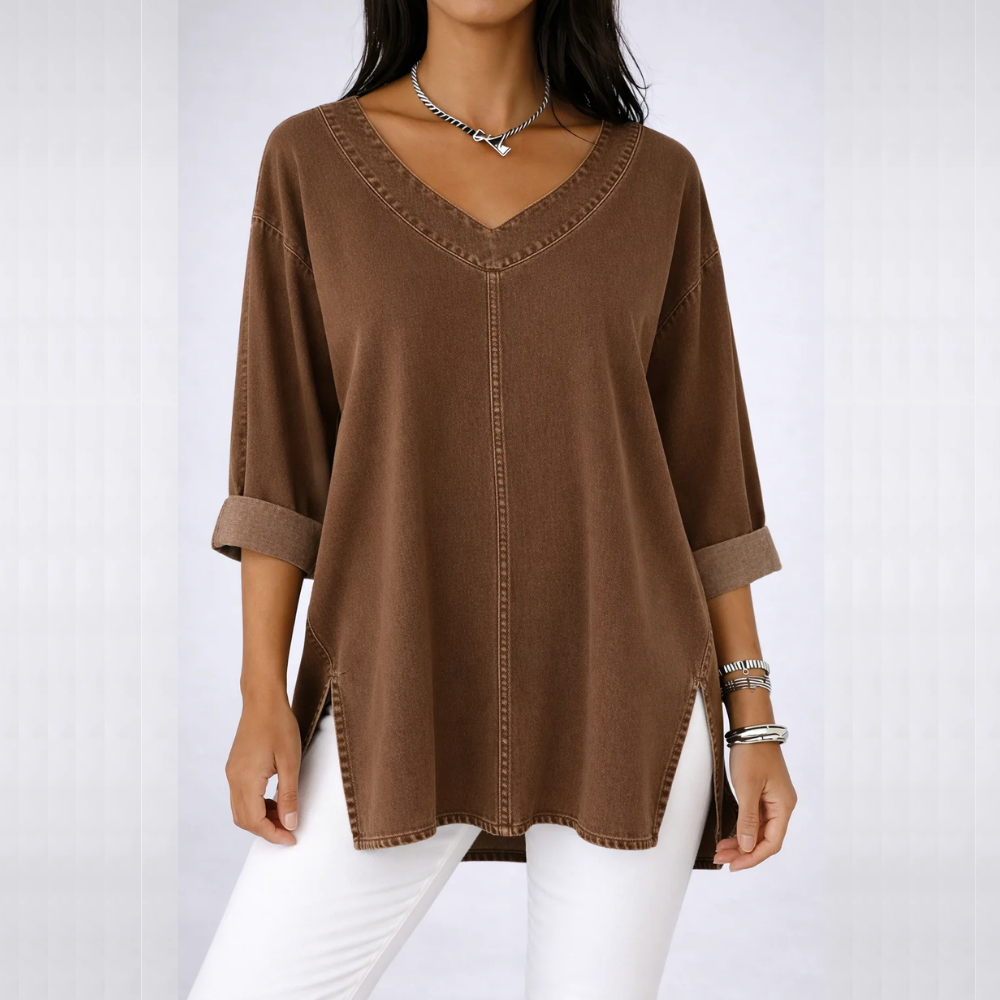SOFIA CAMISETA DENIM RELAXED FIT CON ESCOTE EN V