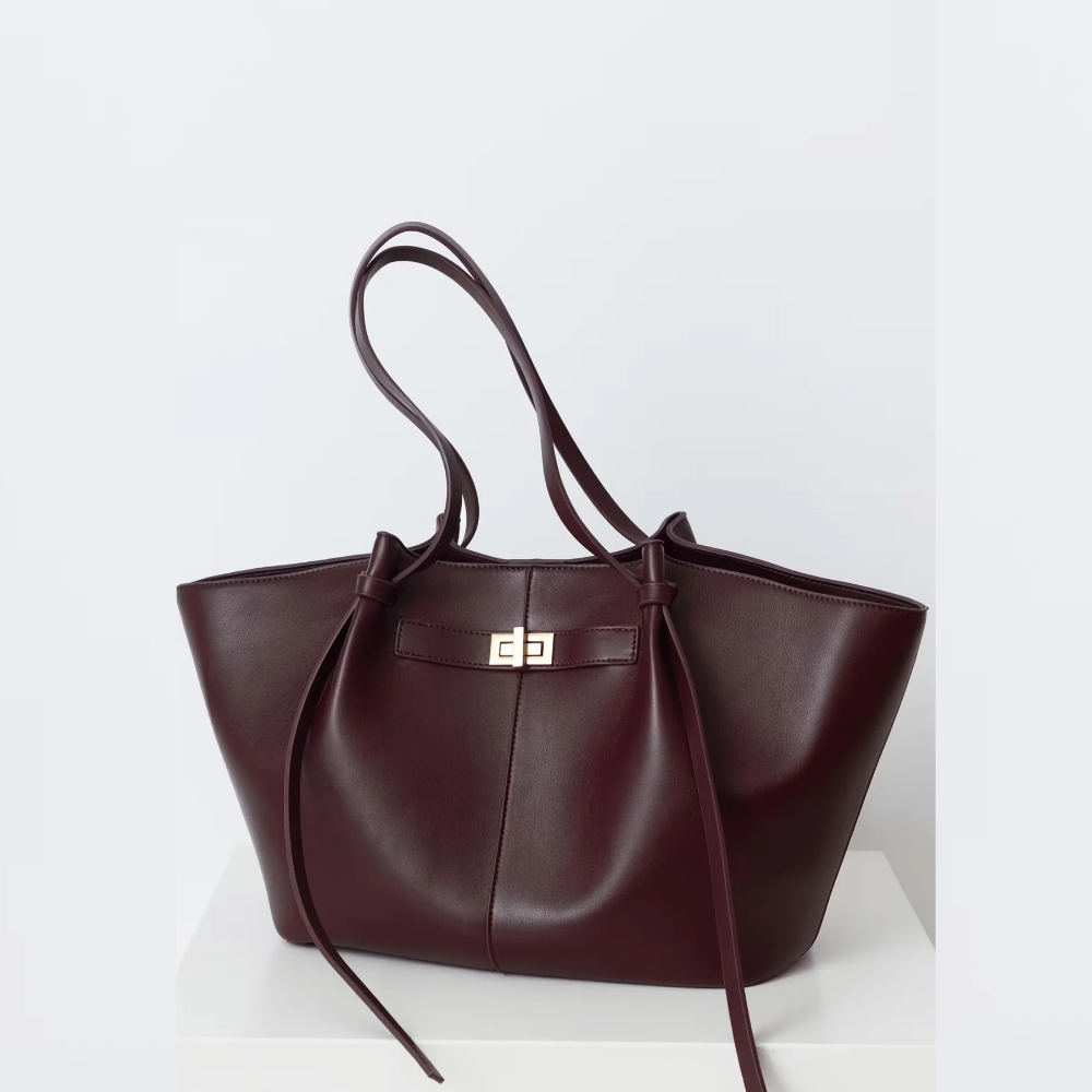 SERENA BOLSO SHOPPER ESTRUCTURADO CON DETALLE METÁLICO