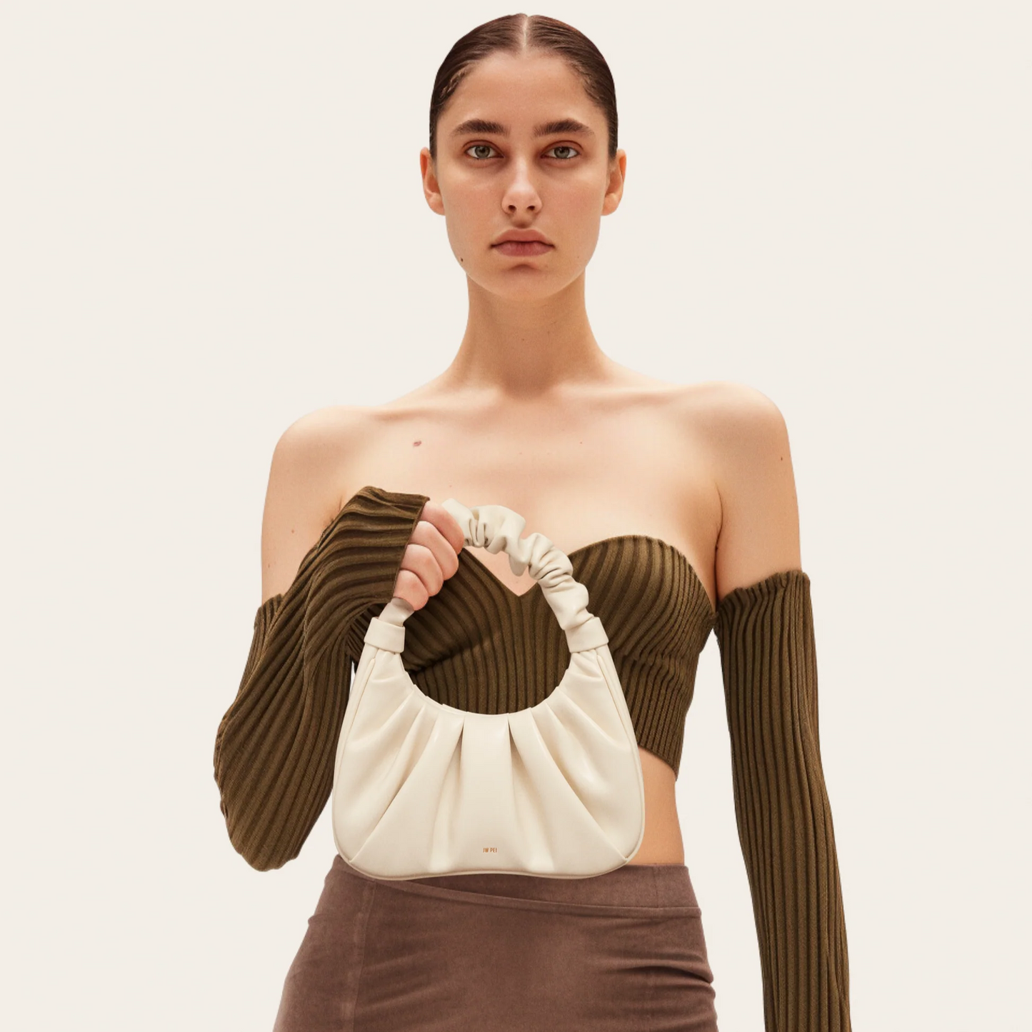 CARLOTA BOLSO FRUNCIDO Piel beige