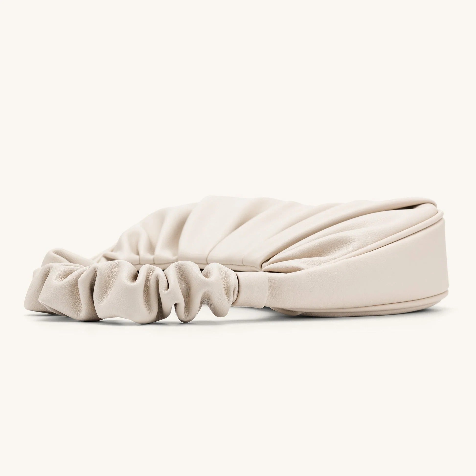 CARLOTA BOLSO FRUNCIDO Piel beige